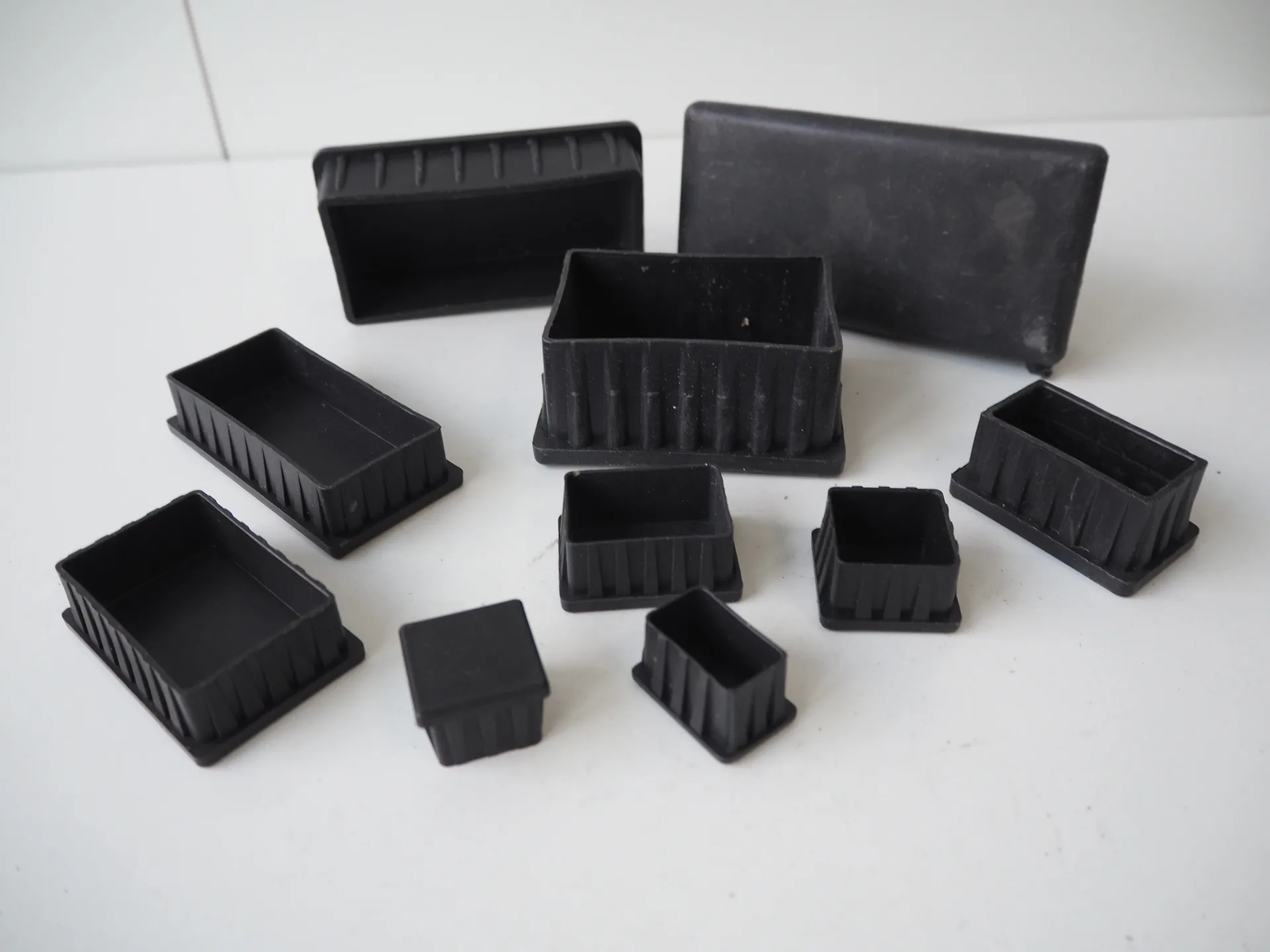 10 x 10 mm PLASTİK KUTU PROFİL TAPASI