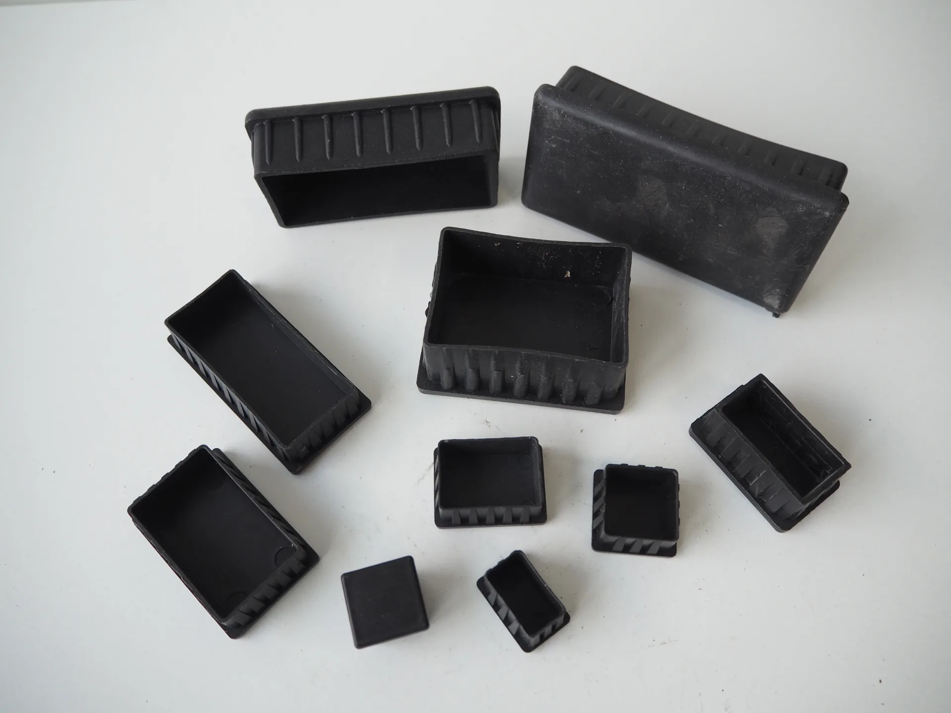 10 x 10 mm PLASTİK KUTU PROFİL TAPASI