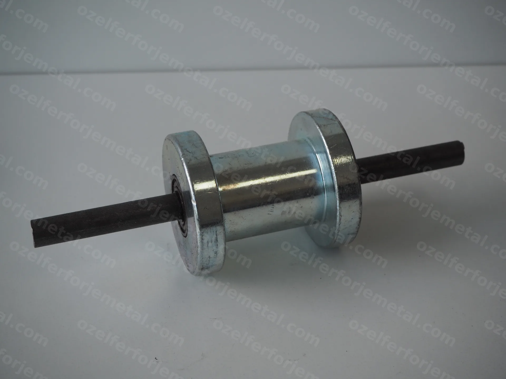 40X40 MM METAL UÇAN KAPI MAKARASI