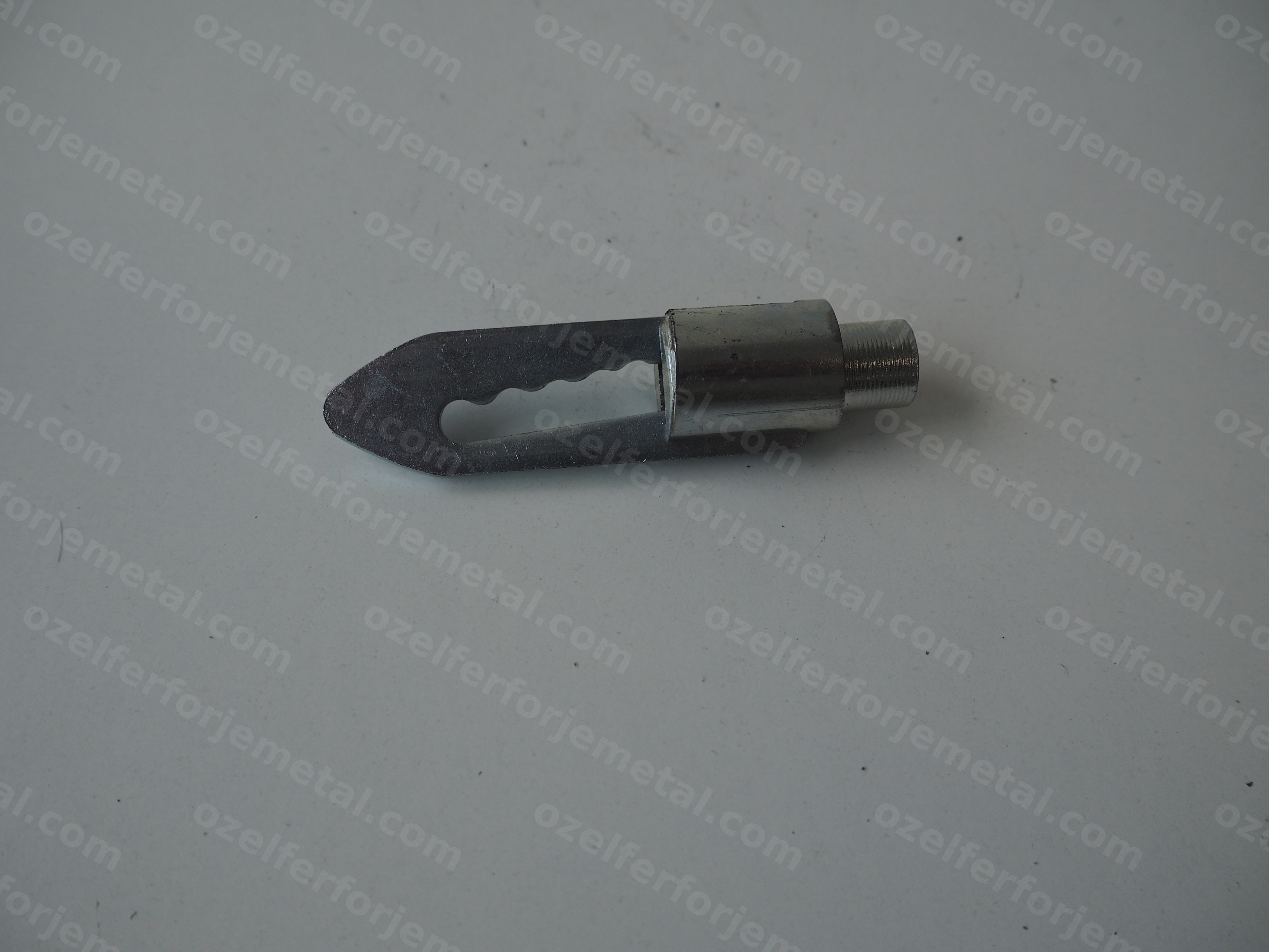 TIRTIKLI KİLİT ERKEK